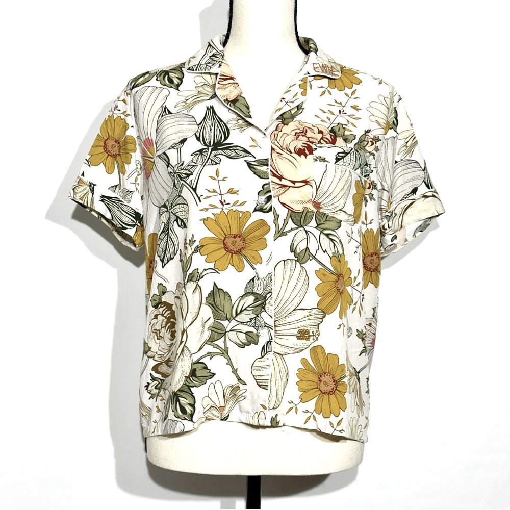 Day of Blossom Womens Vintage Floral Button-Up Collared Shirt - S
